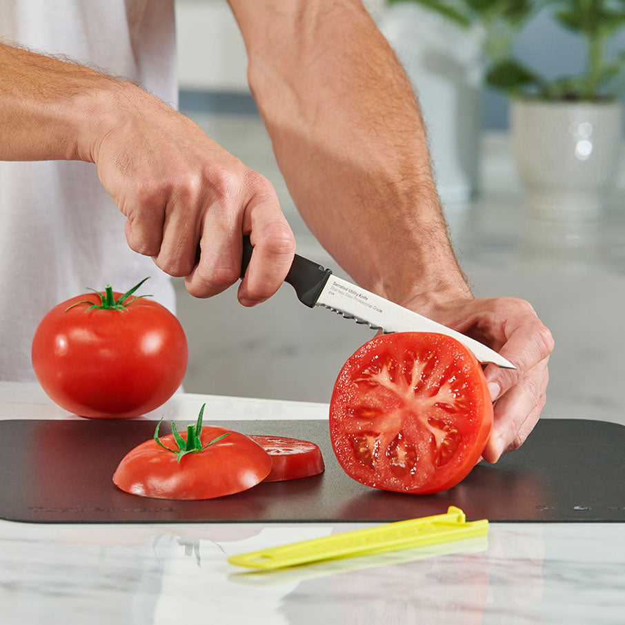 Tupperware® Amazing Series Serrated Utility Knife